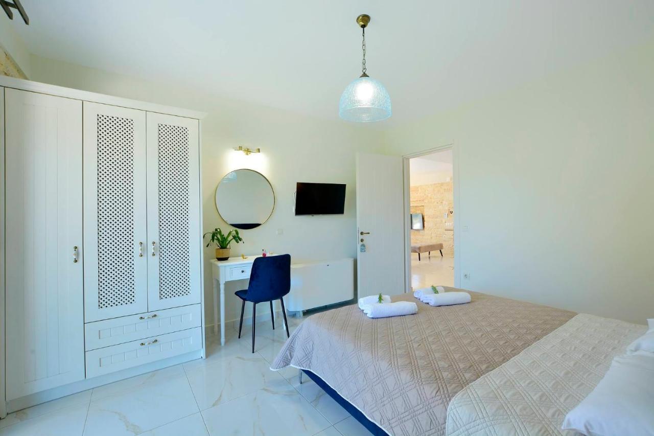 Zeas Villa *