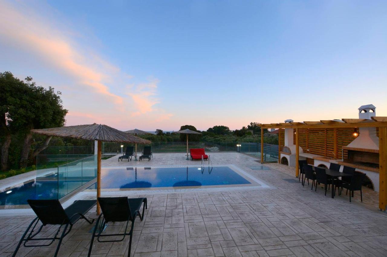 Zeas Villa *