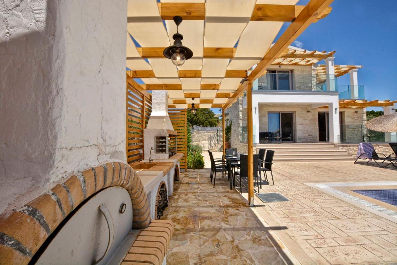 Vila Zeas Halikounas